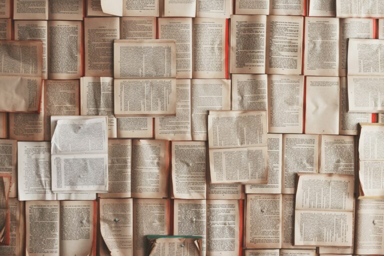 Największe antykwariaty - podróż w czasie przez historię literatury