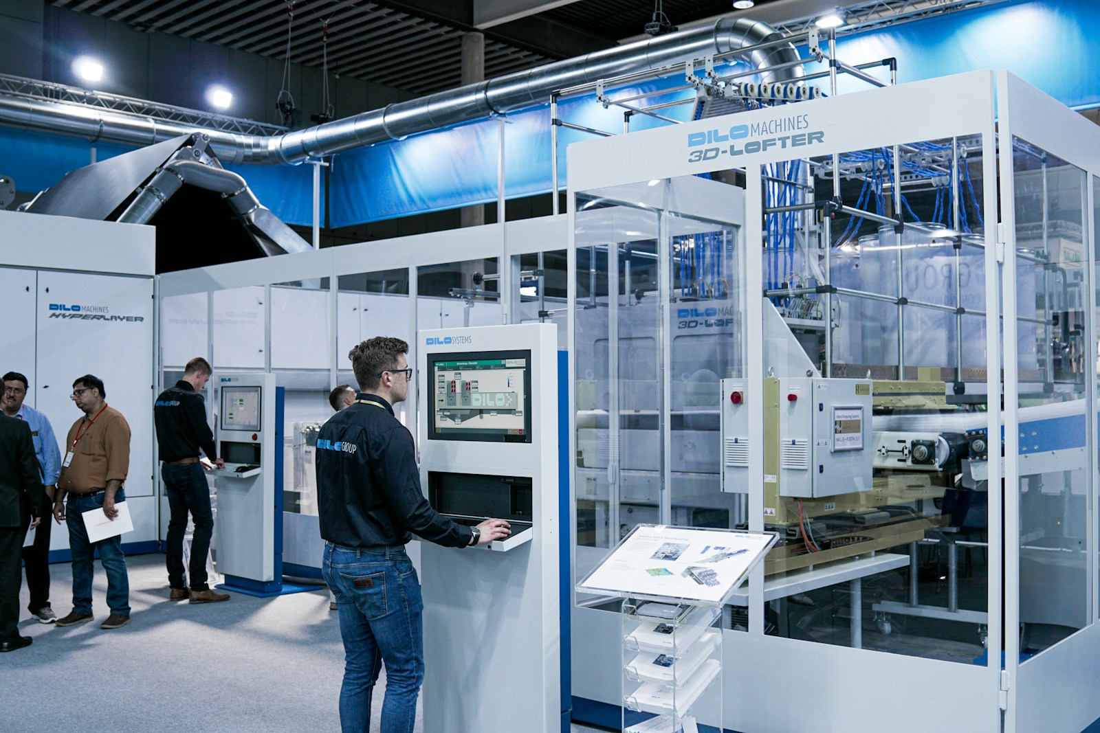 Nowa era stoisk targowych z betonu i laminatu przyciąga wzrok klientów